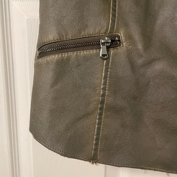 leather/ faux fur vest - Picture 6 of 12